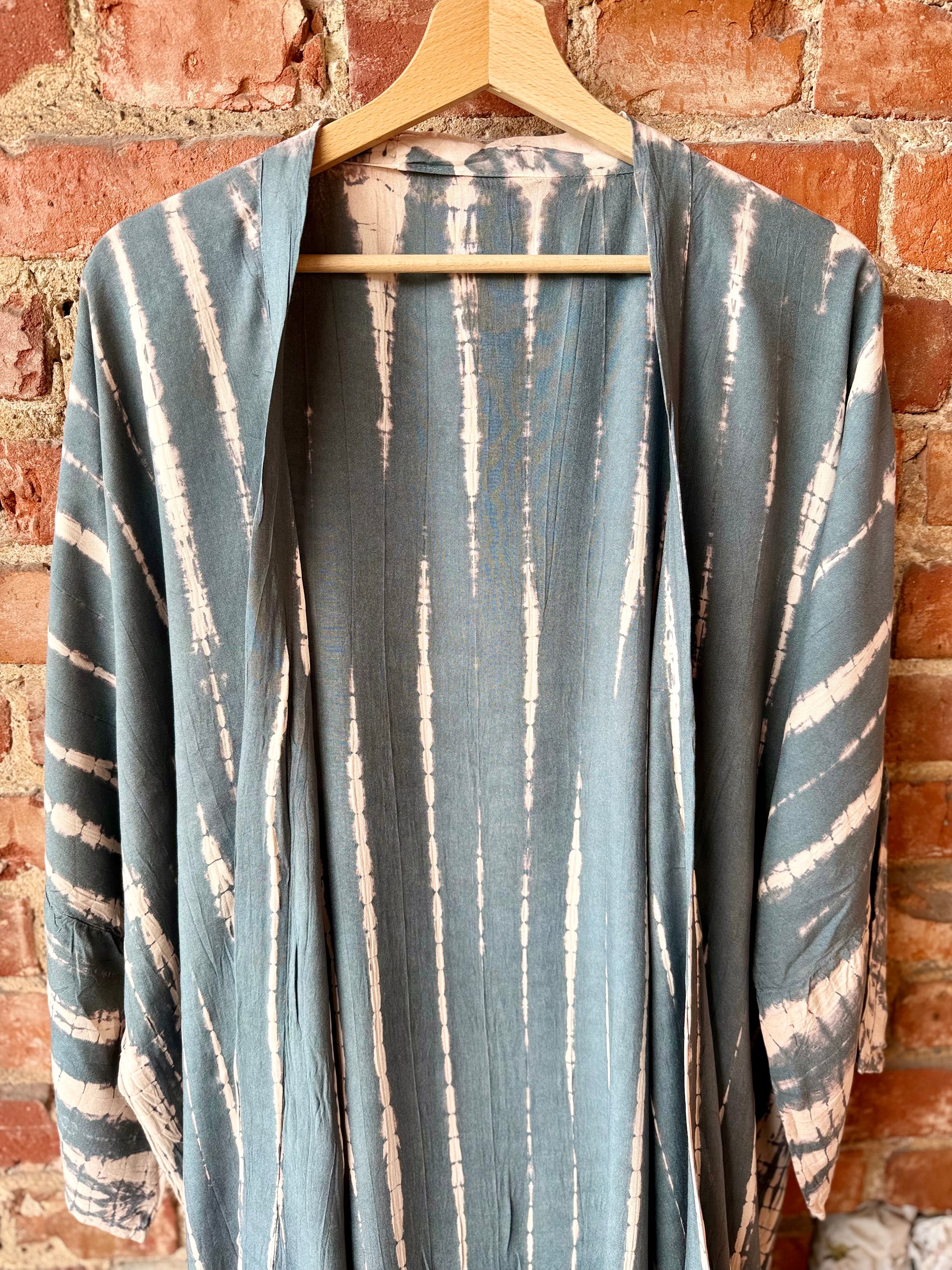 Ash Breeze Kimono